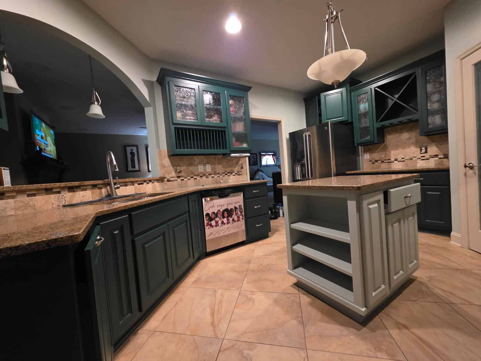Kitchen Cabinet4